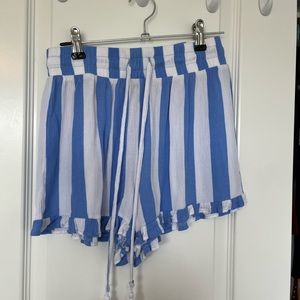 rue 21 blue and white flowy shorts